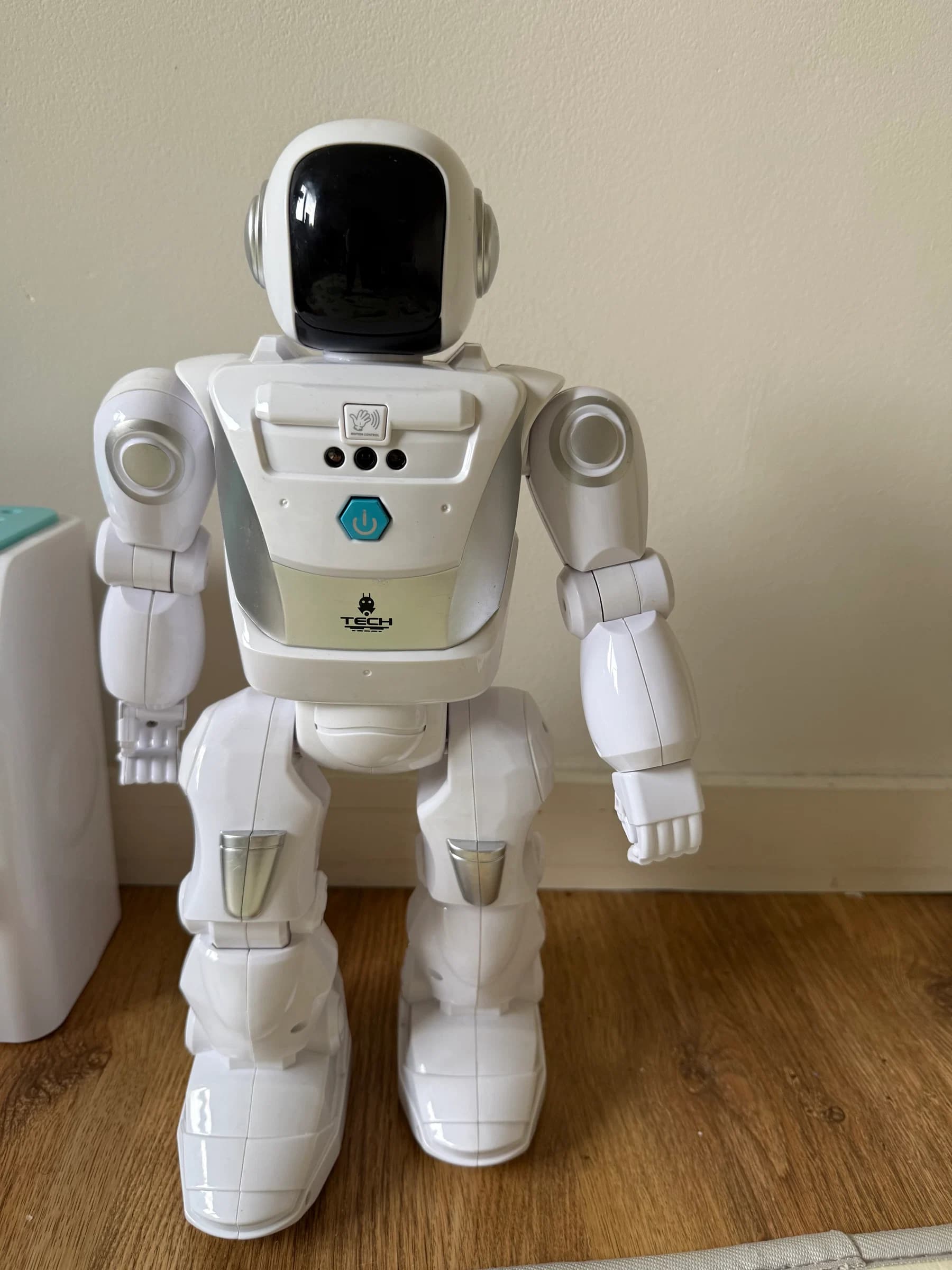 TECH Interactive Humanoid Robot Toy with Motion Control